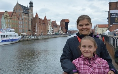 Ksiądz proboszcz z dziećmi ze wsp&oacute;lnot parafialnych na Przylądku Rozewie: 15-18.06.2015r.