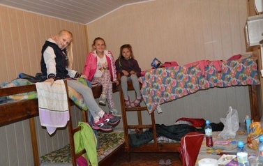 Ksiądz proboszcz z dziećmi ze wsp&oacute;lnot parafialnych na Przylądku Rozewie: 15-18.06.2015r.