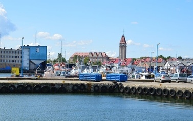 Ksiądz proboszcz z dziećmi ze wsp&oacute;lnot parafialnych na Przylądku Rozewie: 15-18.06.2015r.