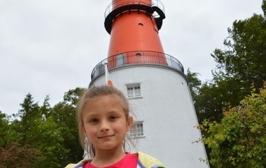Ksiądz proboszcz z dziećmi ze wsp&oacute;lnot parafialnych na Przylądku Rozewie: 15-18.06.2015r.