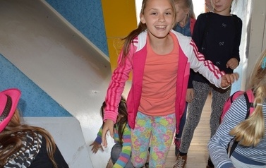 Ksiądz proboszcz z dziećmi ze wsp&oacute;lnot parafialnych na Przylądku Rozewie: 15-18.06.2015r.