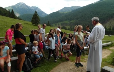 Wyjazd z dziećmi i młodzieżą ze wsp&oacute;lnot parafialnych w Tatry i do Zakopanego 2016